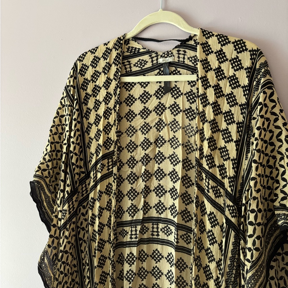 Boho Black and Cream Robe - Picture 2 of 5